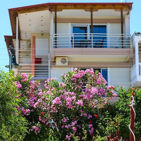 Villa Vera Olympiakí Aktí Esterno foto