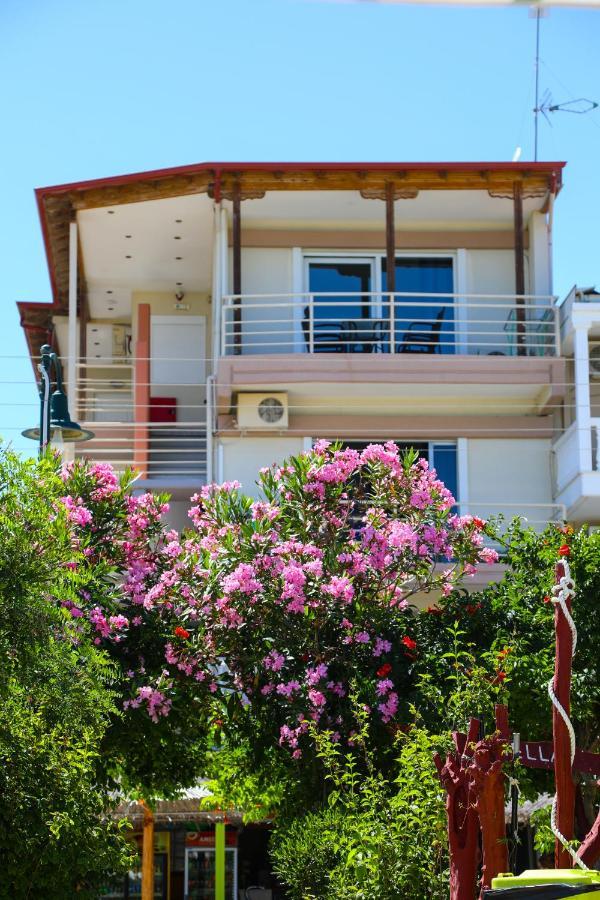 Villa Vera Olympiakí Aktí Esterno foto