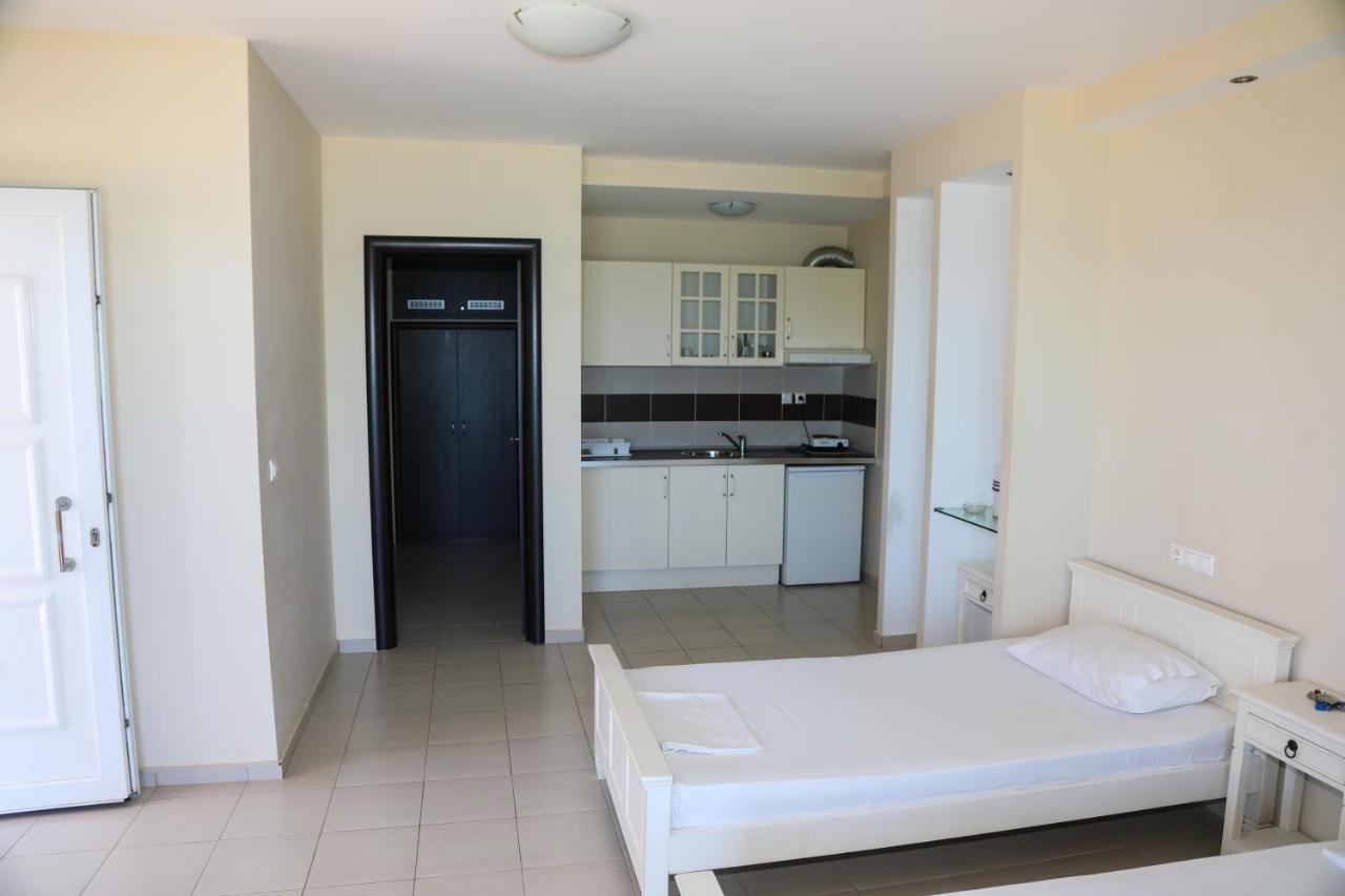 Villa Vera Olympiakí Aktí Esterno foto