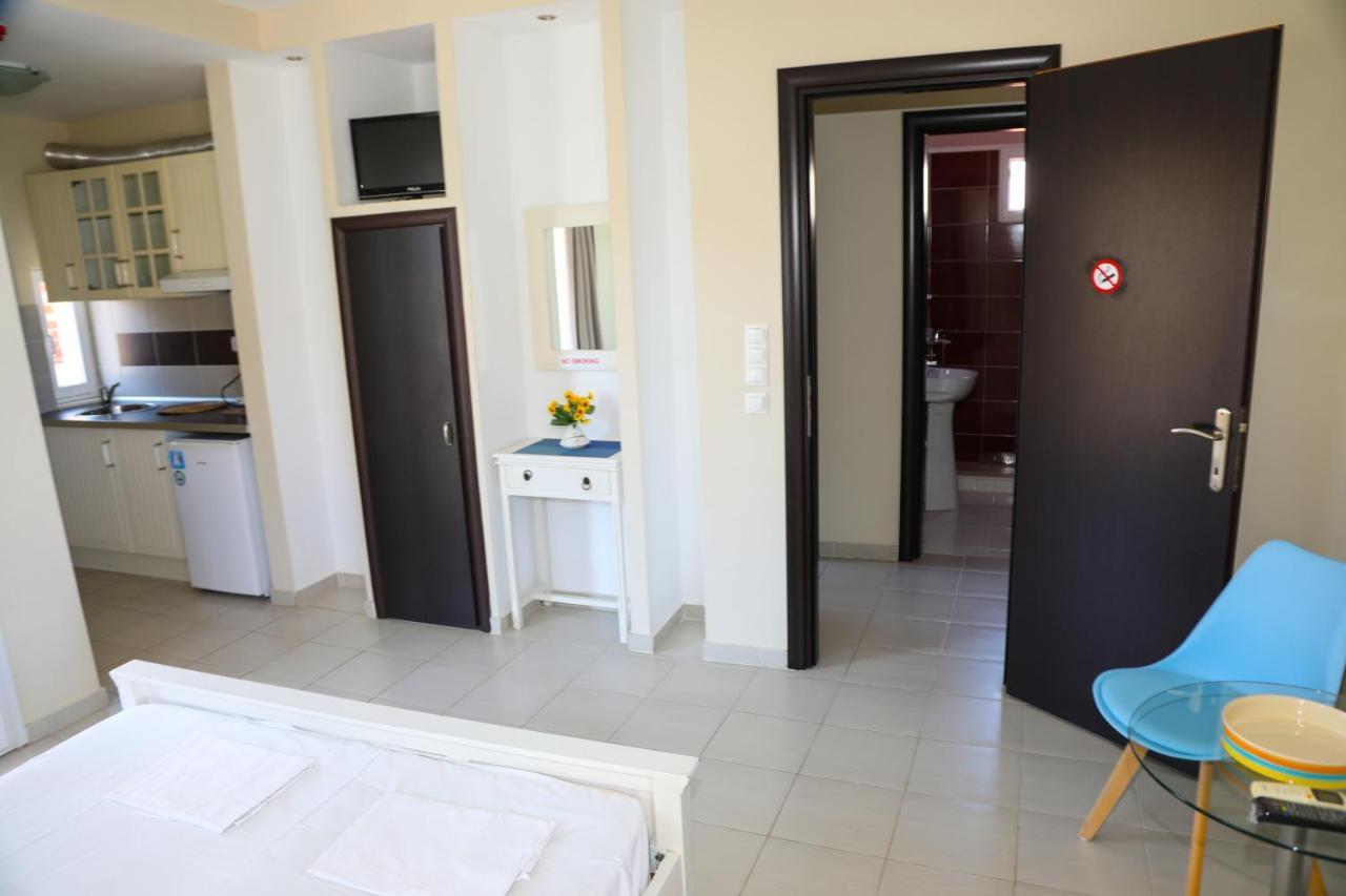 Villa Vera Olympiakí Aktí Esterno foto