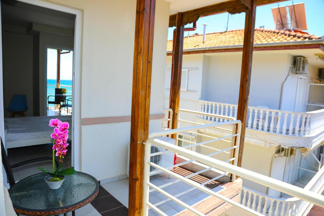 Villa Vera Olympiakí Aktí Esterno foto