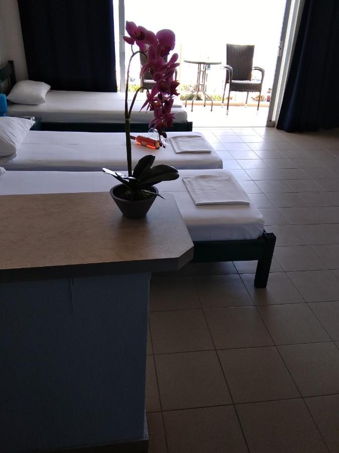 Villa Vera Olympiakí Aktí Esterno foto